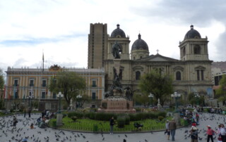 Plaza Murillo mit Regierungspalast und Kathedrale in La Paz, Bolivien