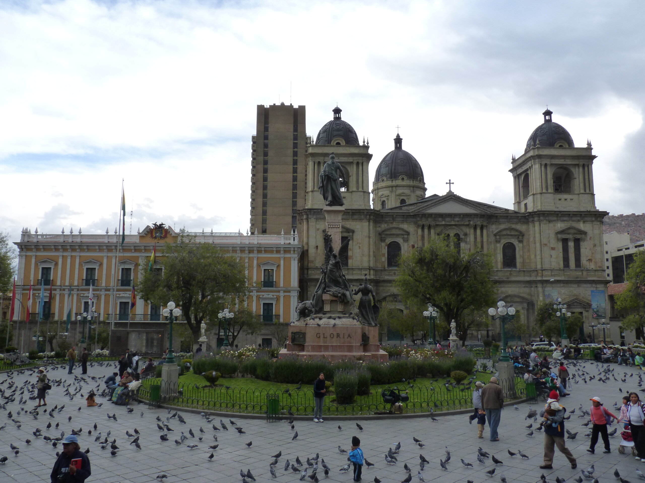 Plaza Murillo mit Regierungspalast und Kathedrale in La Paz, Bolivien